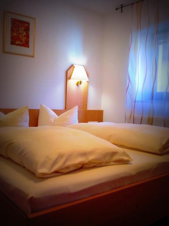 Hotel & Gaestehaus Krone Geiselwind Dış mekan fotoğraf