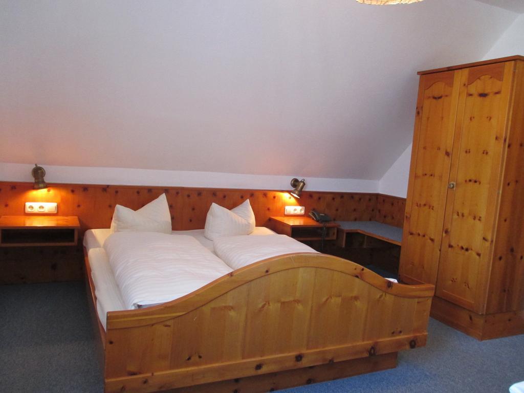 Hotel & Gaestehaus Krone Geiselwind Dış mekan fotoğraf