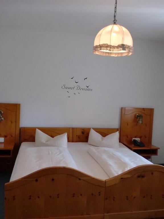 Hotel & Gaestehaus Krone Geiselwind Dış mekan fotoğraf